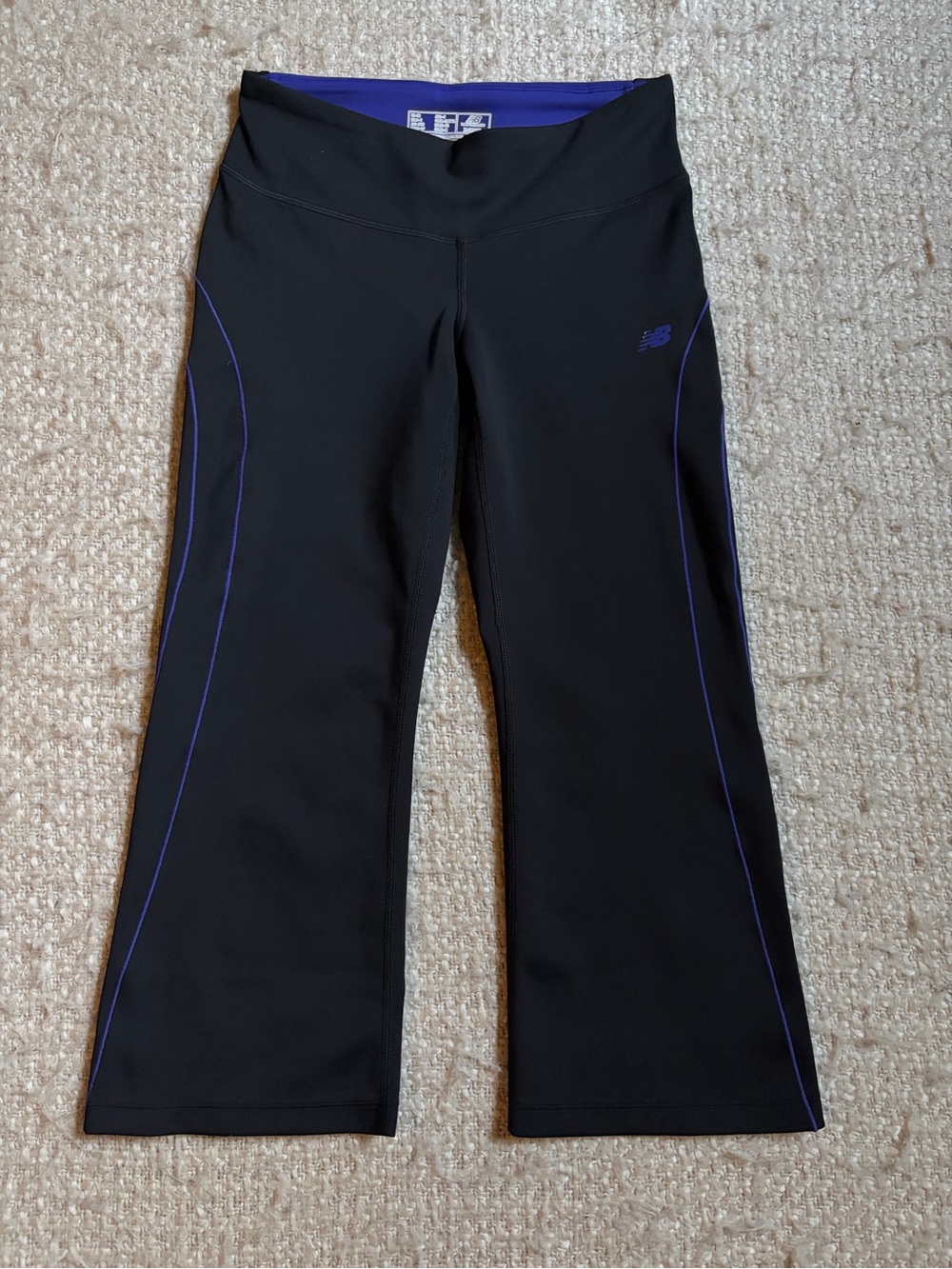 🧘🏻‍♀️NEW BALANCE WOMENS SIZE XS BLACK CROPPED YOGA PANT